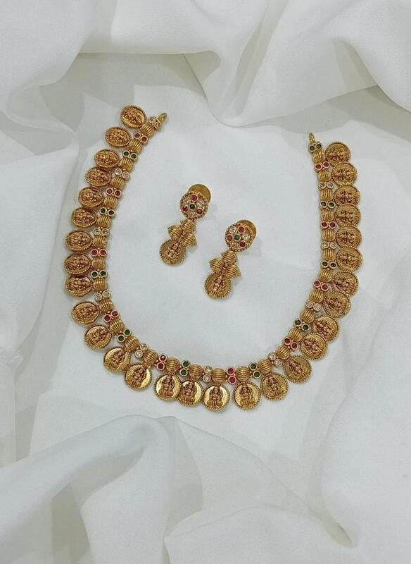 Gold Coin Design Neckpiece